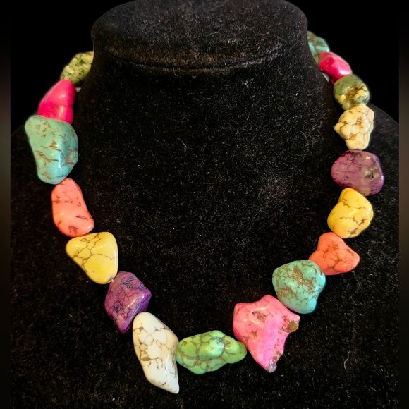 Jewelry - Vintage Multicolored Dyed Howlite Stone Necklace